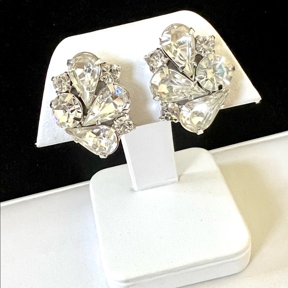 Statement Signed Elegant Crystal Clip On Earrings - Picture 1 of 9